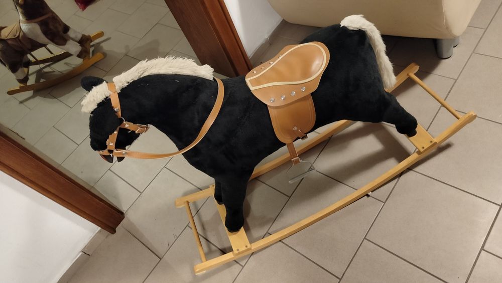 Koń na biegunach duży