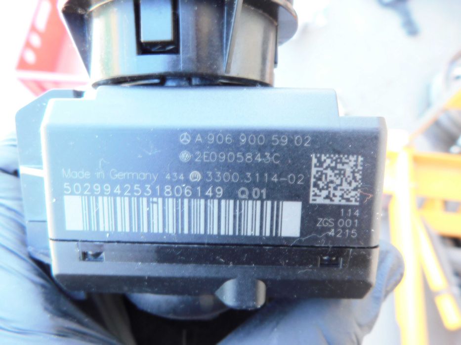 Stacyjka A9069005902 Crafter Sprinter 906 kluczyk wkładki sensor Airbag OEM