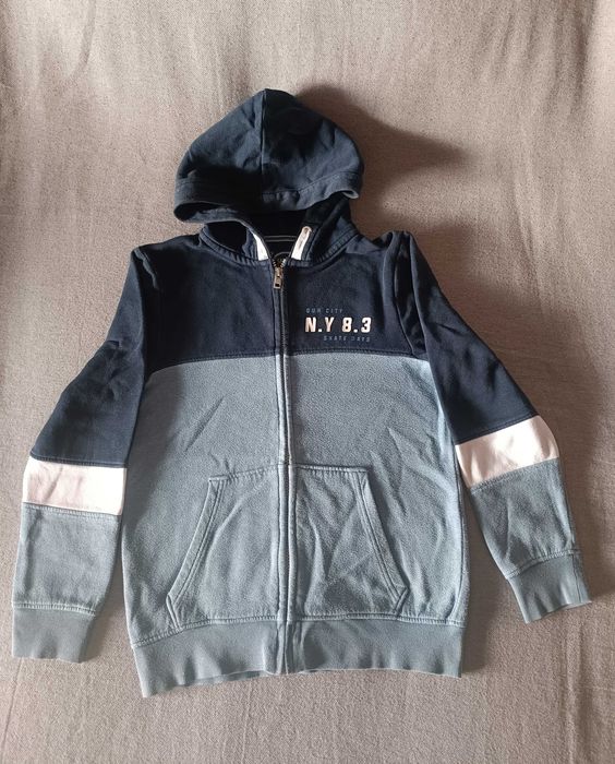 Sweat com capuz e fecho frontal Tamanho 146/152cm - 12 anos