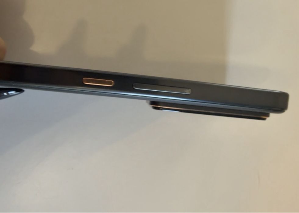 atrapa telefonu Realme GT 7 na części