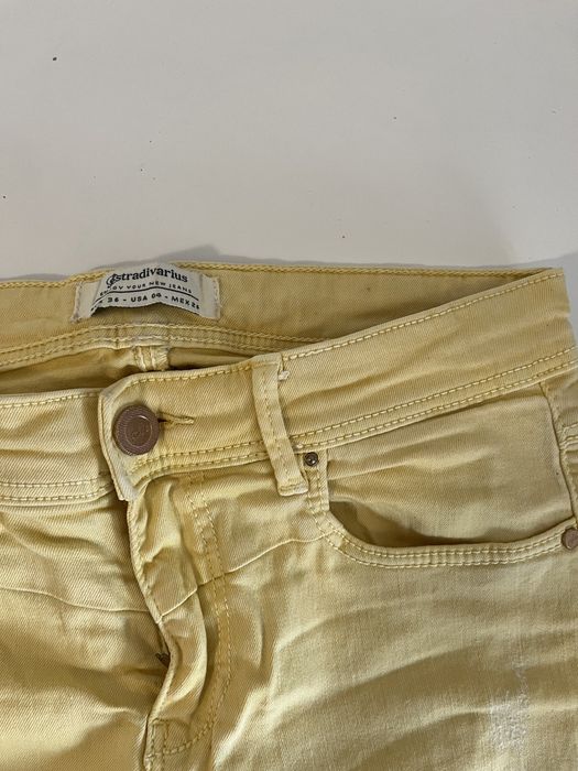 Calças amarelas Stradivarius