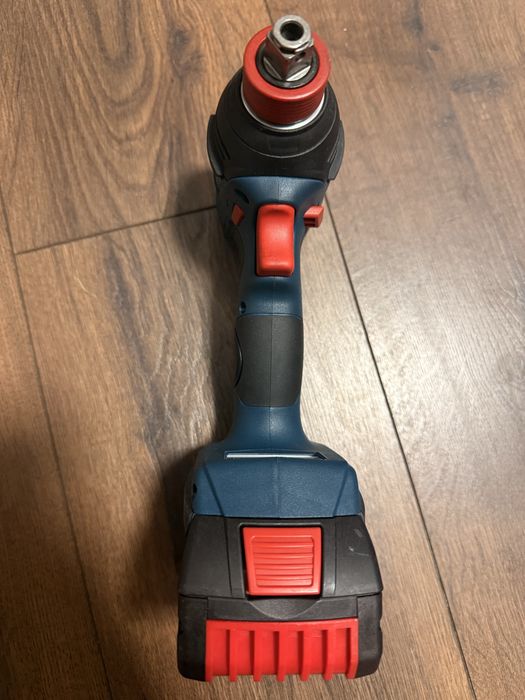 Klucz udarowy Bosch GDX 18v-210C