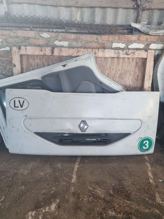 Капот Renault Midlum