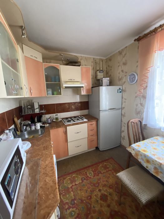 Продам 3 кімн кв , р-н зупинки (колишня Рад Армії)