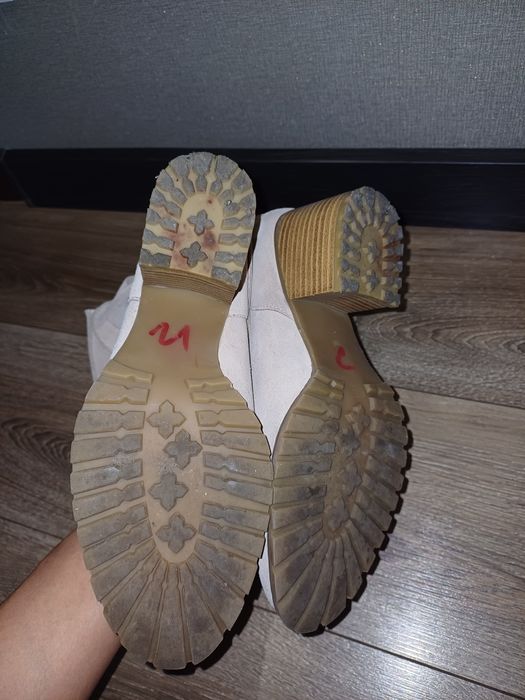 Продам осінні чобітки