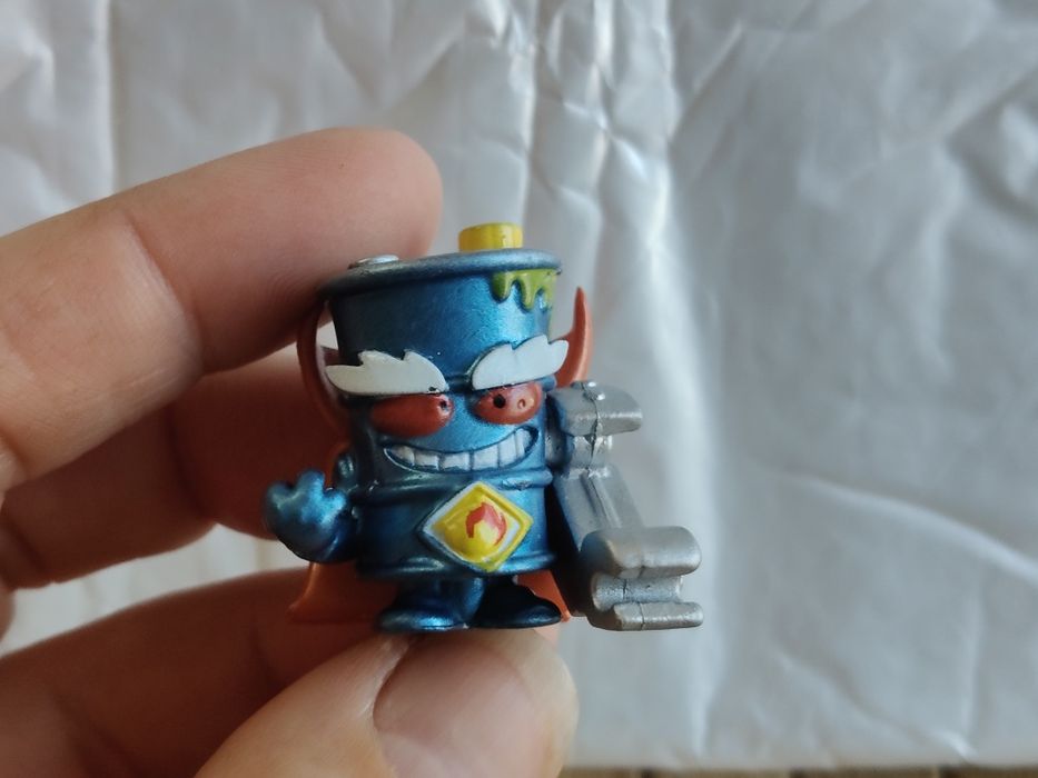 Mr. King ultra rare seria 3 Super Zings