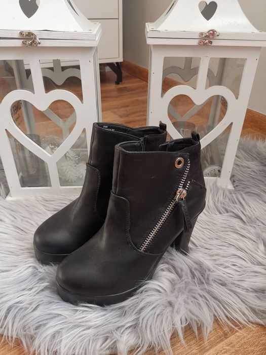 Buty jesienne damskie czarne workery na platformie 38,5