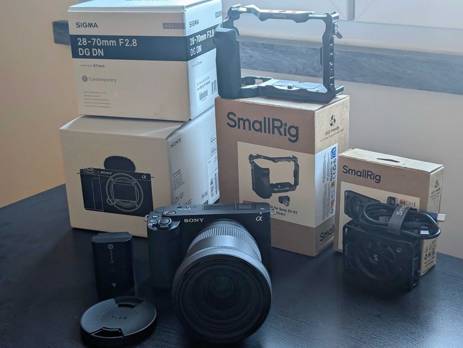 ZV-E1 + Cage e Ventoinha SmallRig Semi-Nova
