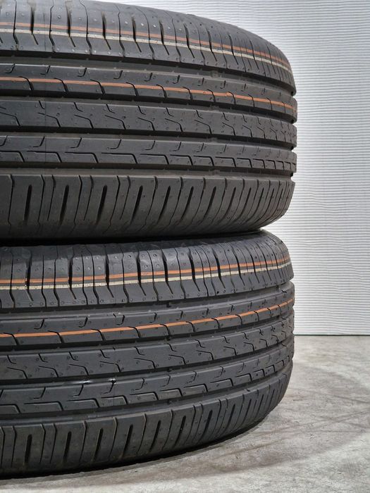 [Como Novos] 2 Pneus 215/65R16 CONTINENTAL