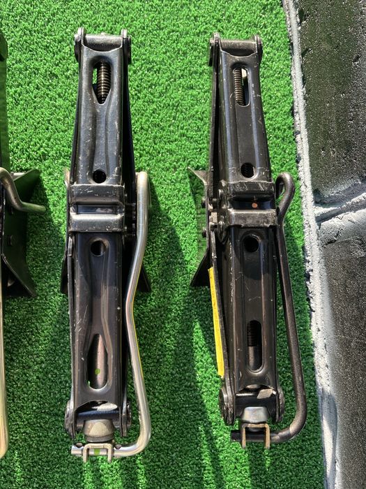 Домкрат Пежо Ситроен Пежо 3008 5008 308 407 Ситроен С1 С3 С4 Берлинго