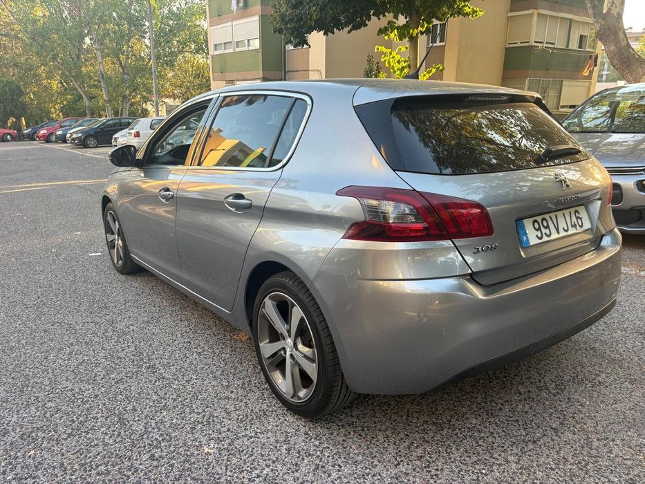 Peugeot 308 1.5 BlueHDI Allure — photo 4