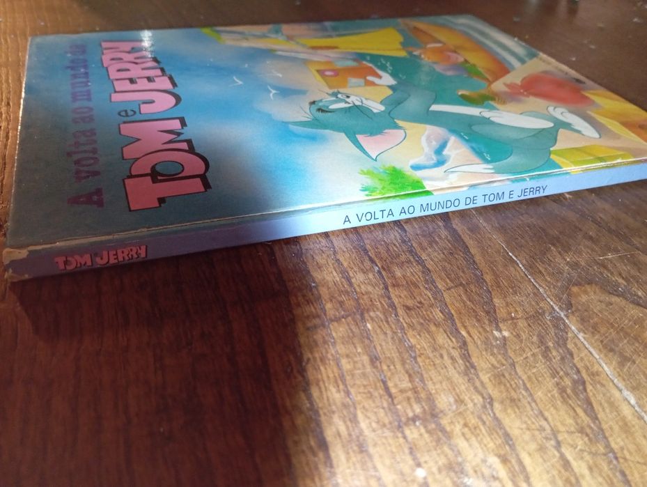 Livro Infantil Vintage "A Volta ao Mundo de Tom e Jerry"