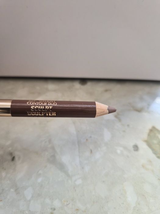 Dwustronna konturówka Charlotte Tilbury Lip Cheat Contour Duo Medium 0,78g