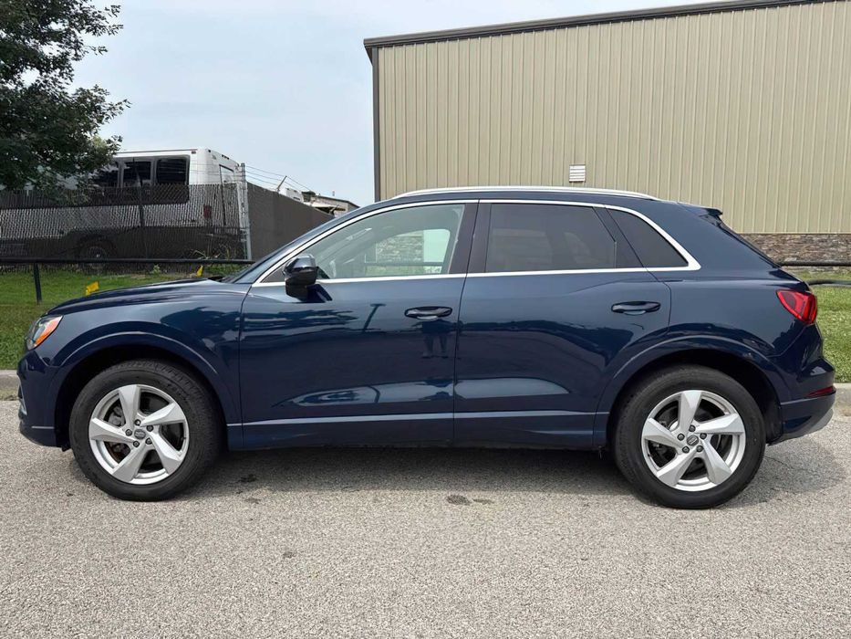 Audi Q3      2020