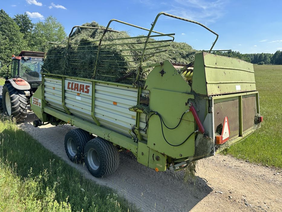 Przyczepa samozbierająca Claas Sprint 330U