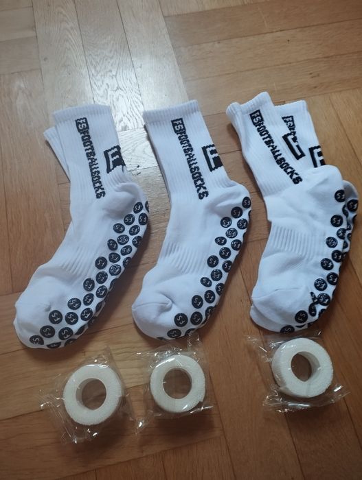 Zestaw piłkarski skarpety i taśmy 3 sztuki białe