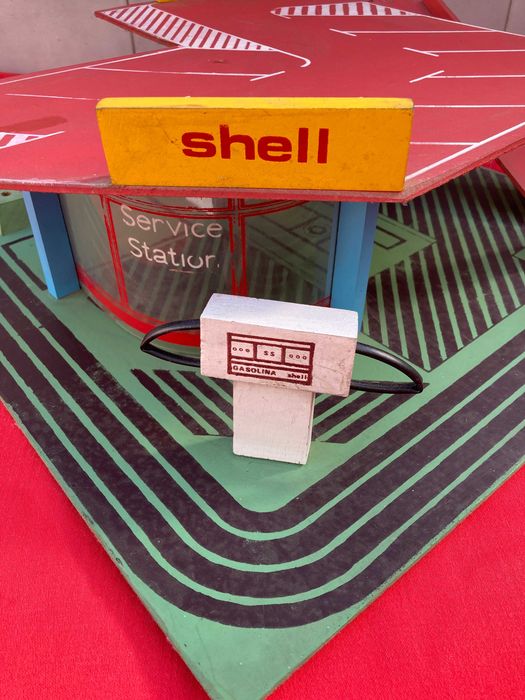 Rara Garagem Shell em madeira da marca Portuguesa Soinca Antiga