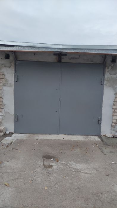 Сдам гараж за Димитровским  рынком