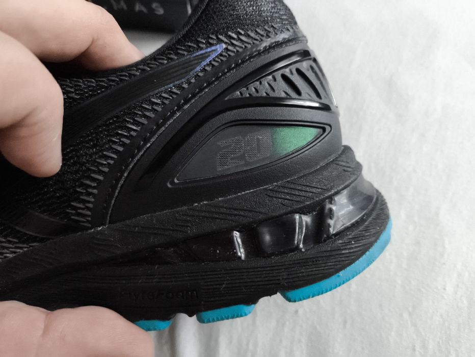 Buty Asics Nimbus 20  Lite Showr. 46.5