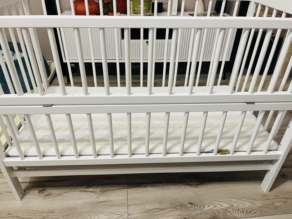 Łóżeczko bukowe opuszczany bok kołyska, dostawka