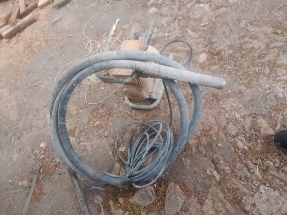 Vibrador de massa
