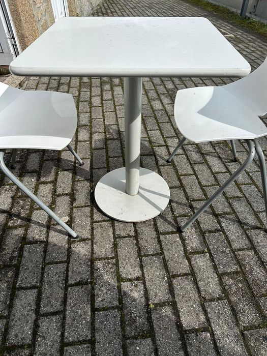 Tables and Chairs64309657280385120