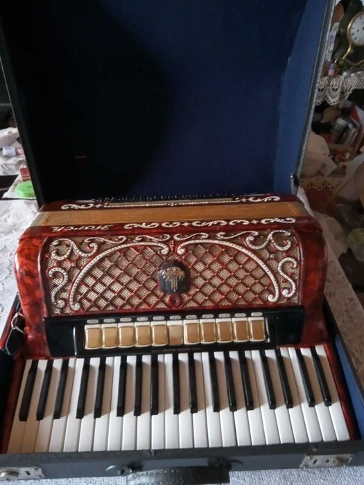 Akordeon Horch 120 basów z futerałem