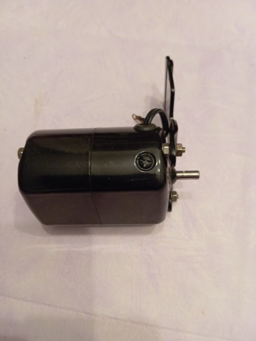 Silnik elektryczny do maszyny do szycia