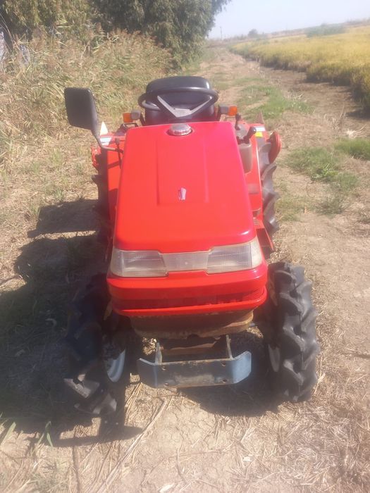 Trator yanmar ka 4 com frese