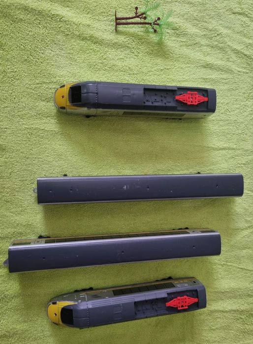 Pista de Comboios para peças não esta Completa
