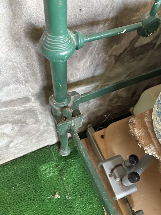 Cama de ferro antiga vintage