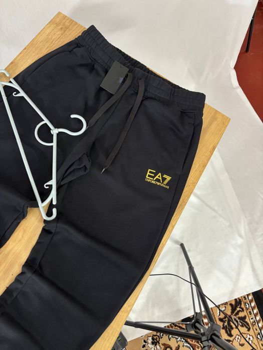 Спортивні штани EMPORIO ARMANI