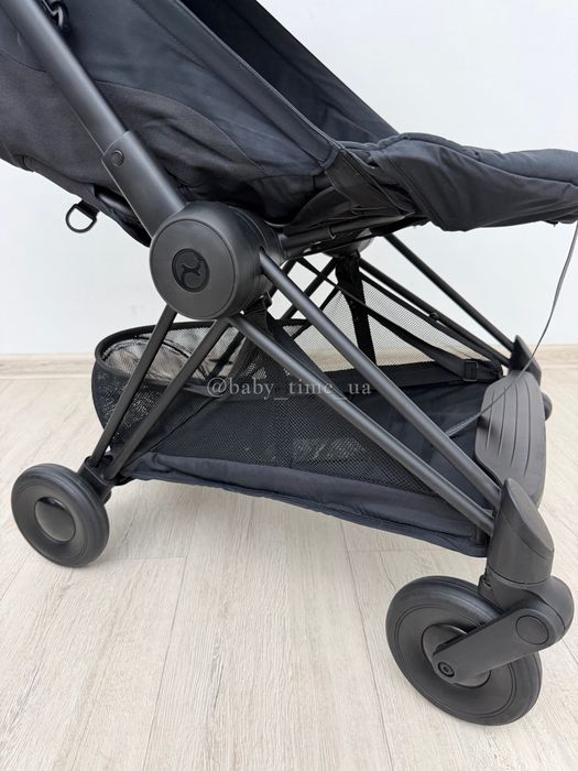 Cybex Coya Black прогулянкова коляска Сайбекс Коя