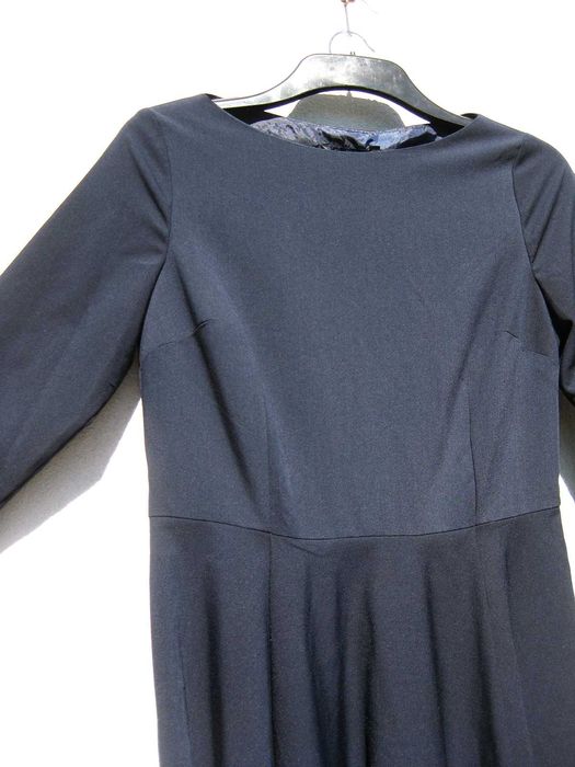 Деловое тёмно синее расклешённое платье с рукавом бренд Nife Польша М