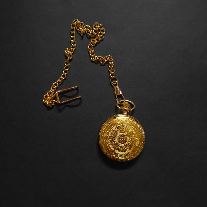 Relógio de Bolso Dourado