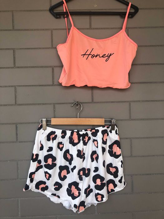 Conjunto de pijama novo 38