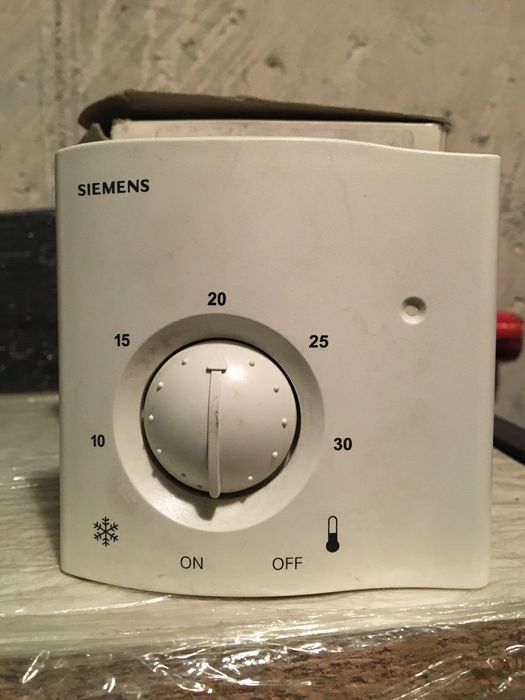Termostat Simens  RAA 03