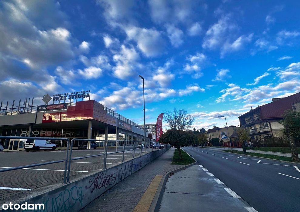 Lokal 376 M² Na Wynajem – Centrum Handlowe  "Przy Struga" W Radomiu