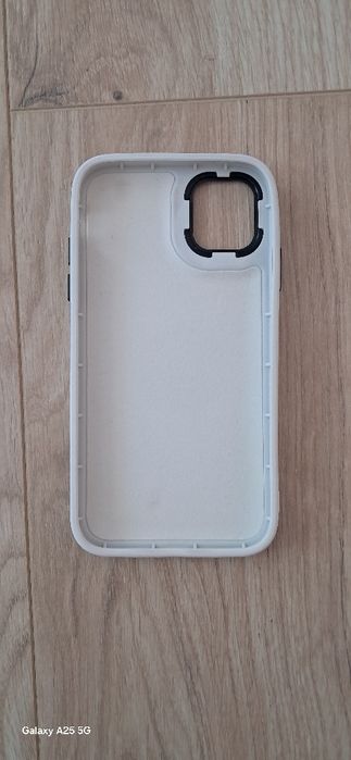 Etui na  I phona 13