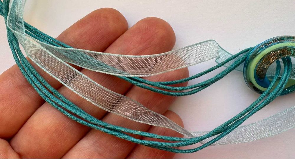 Колье Нота Скрипичный ключ - муранское стекло на  выпускной, свадьбу