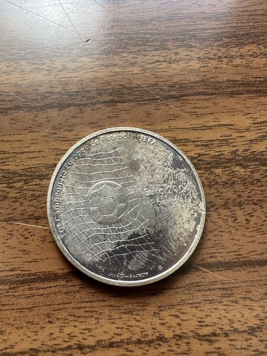 Moeda de 1000 escudos. Euro dois mil e quatro. 2001.