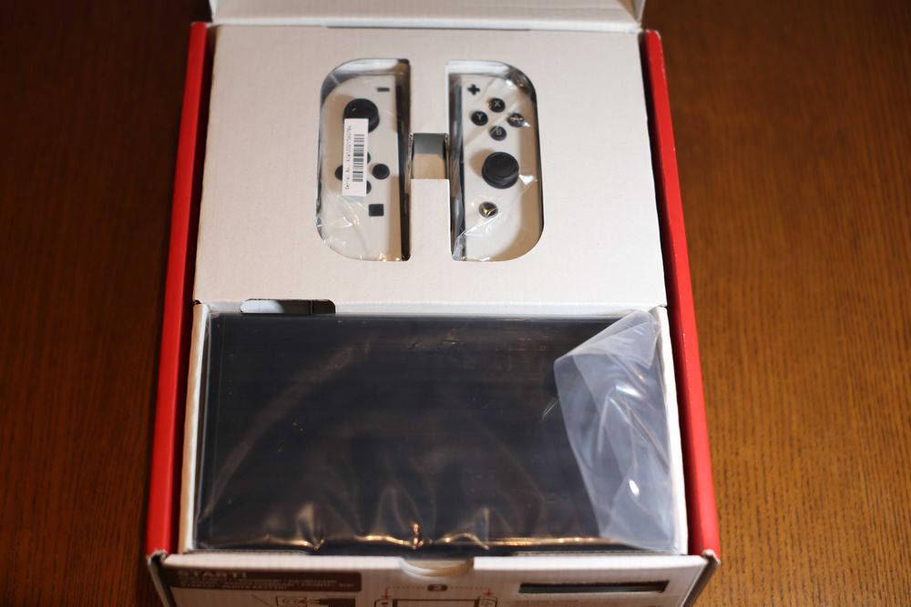 Nintendo Switch OLED + Switch V2