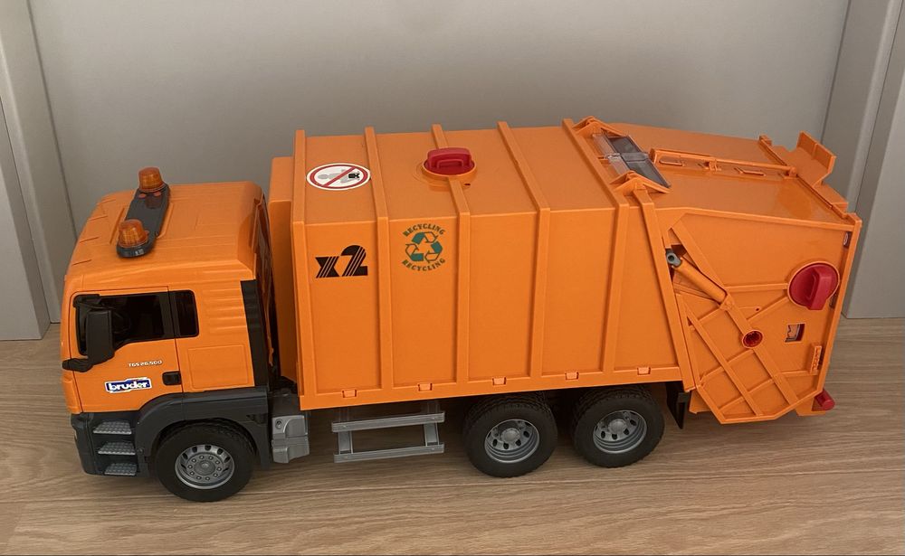 Śmieciarka MAN Bruder 3760
