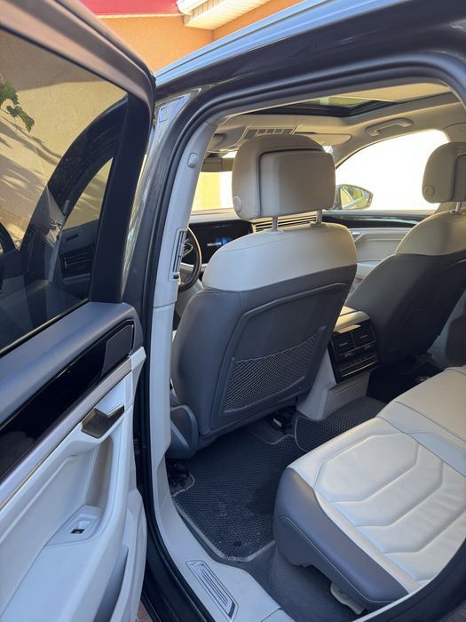 Продам Volkswagen Touareg 2021р.
