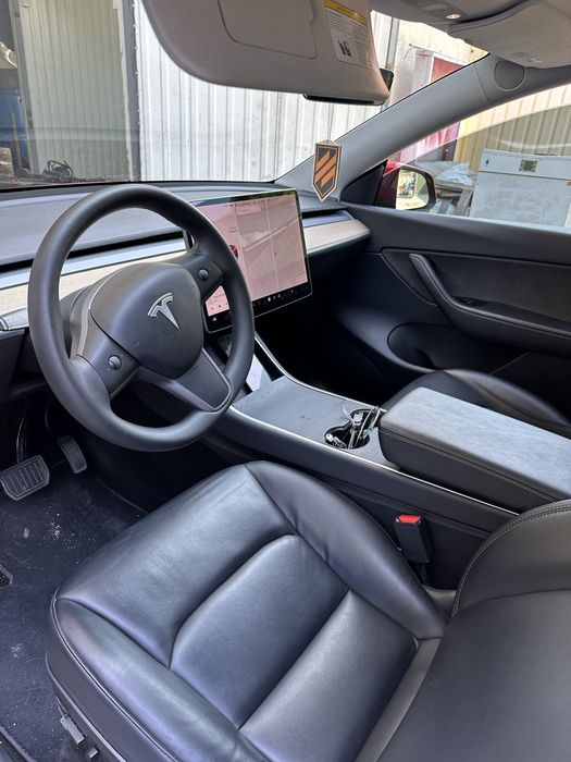 Tesla Model Y Dual motor/Long range