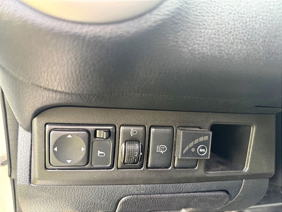 Nissan Note  2012 Після незначної ДТП. НА ВПЕВНЕНОМУ ХОДУ. Відмінний стан.