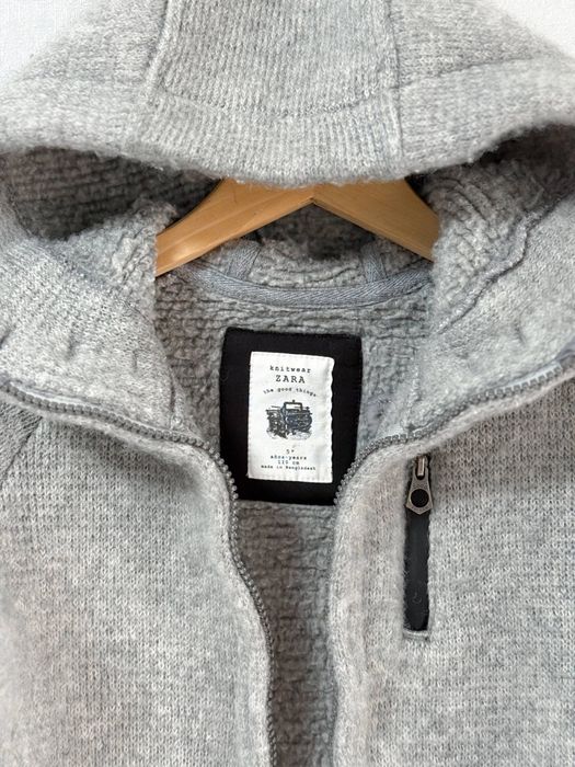 Тепла кофта ZARA Розмір 110