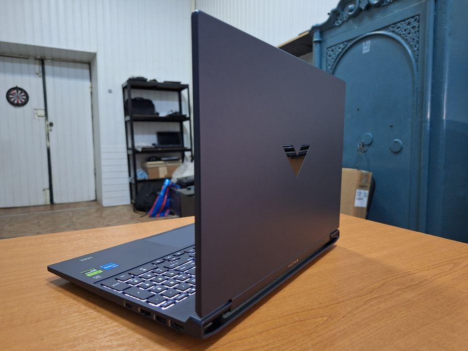 HP Victus 15-fa1093dx i5-13420H RTX 3050 6Gb DDR4 16Gb SSD 512Gb