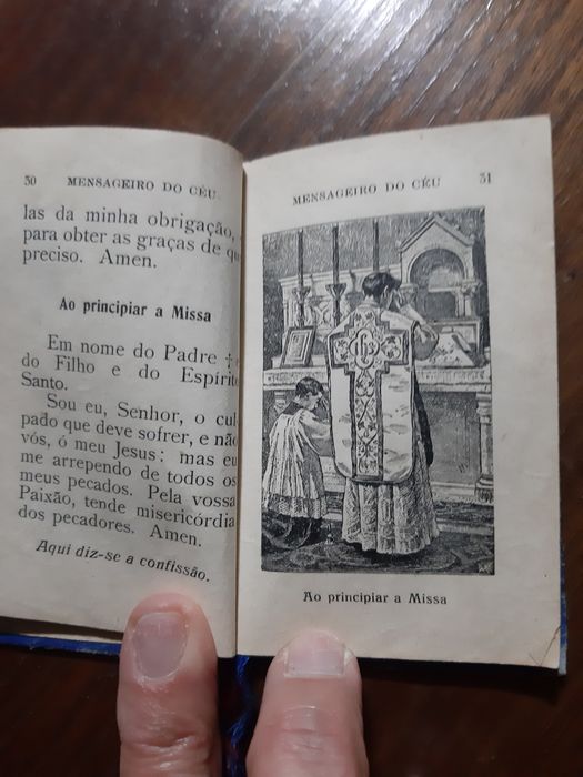 Livro de Missa e orações dos anos 30