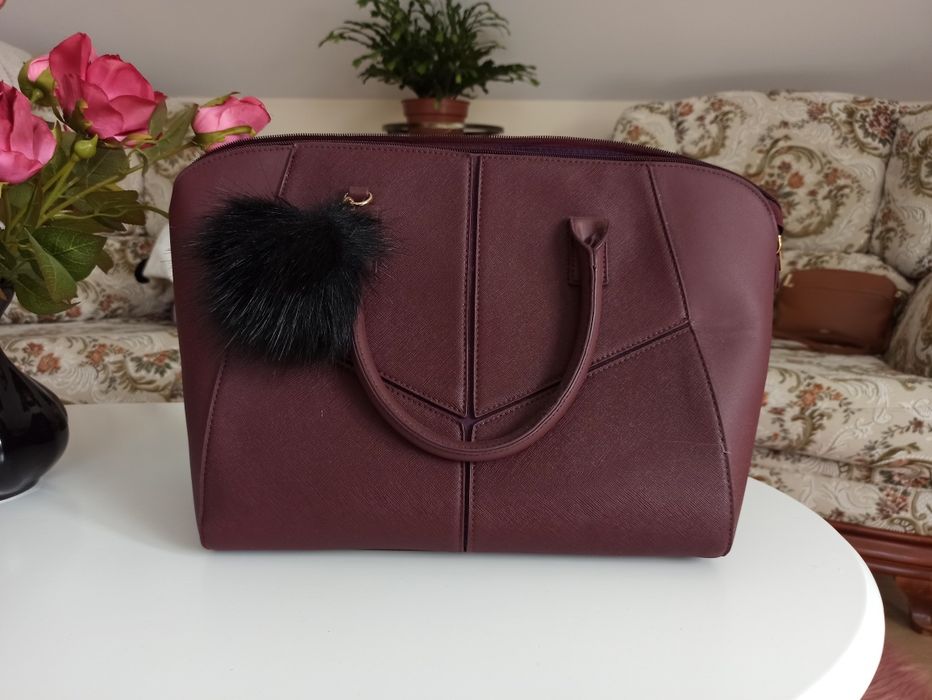 Duża elegancka pojemna torebka do ręki lub na ramię